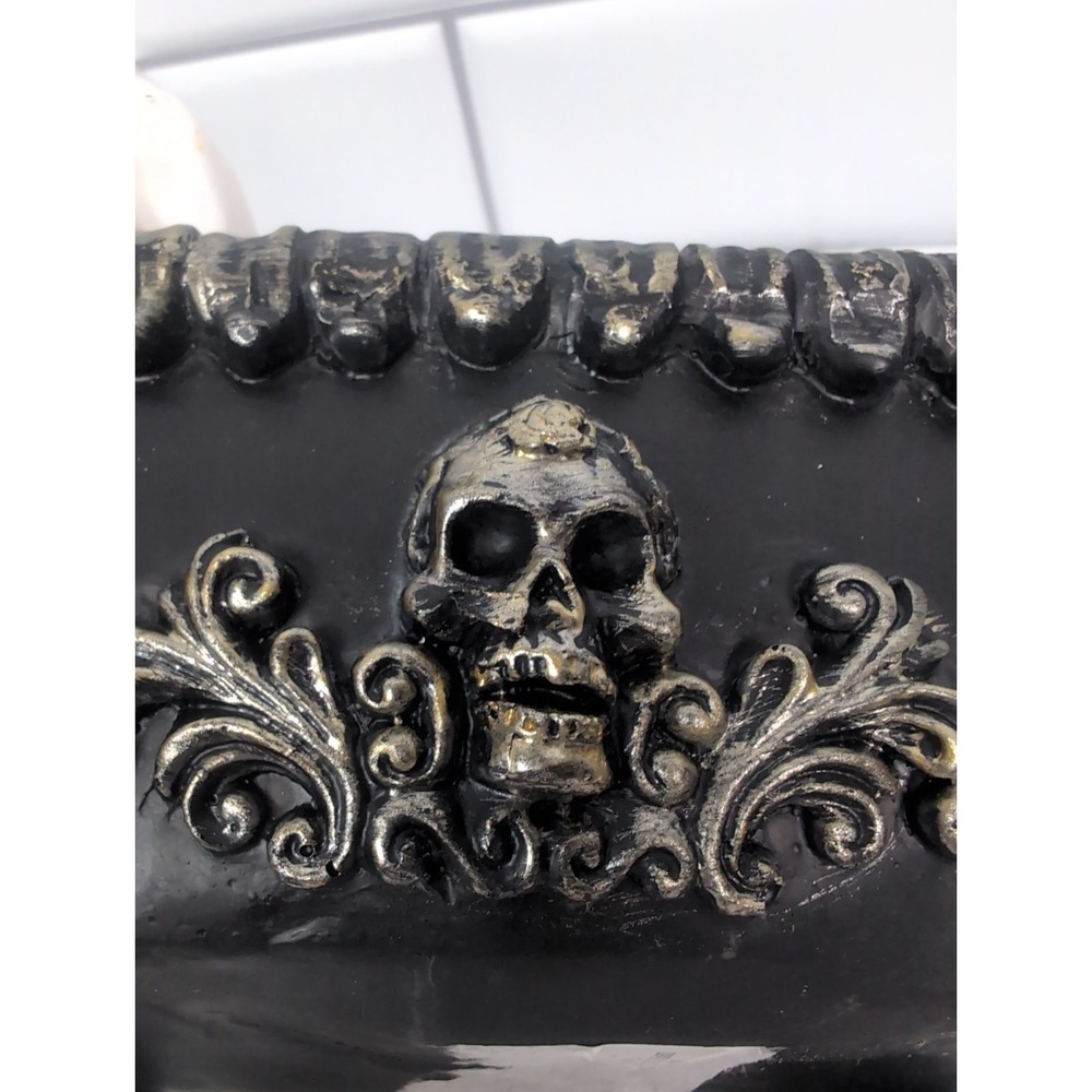 Skeleton figurine In Claw foot Tub Halloween Decor Skull Roses - Picture 8 of 11
